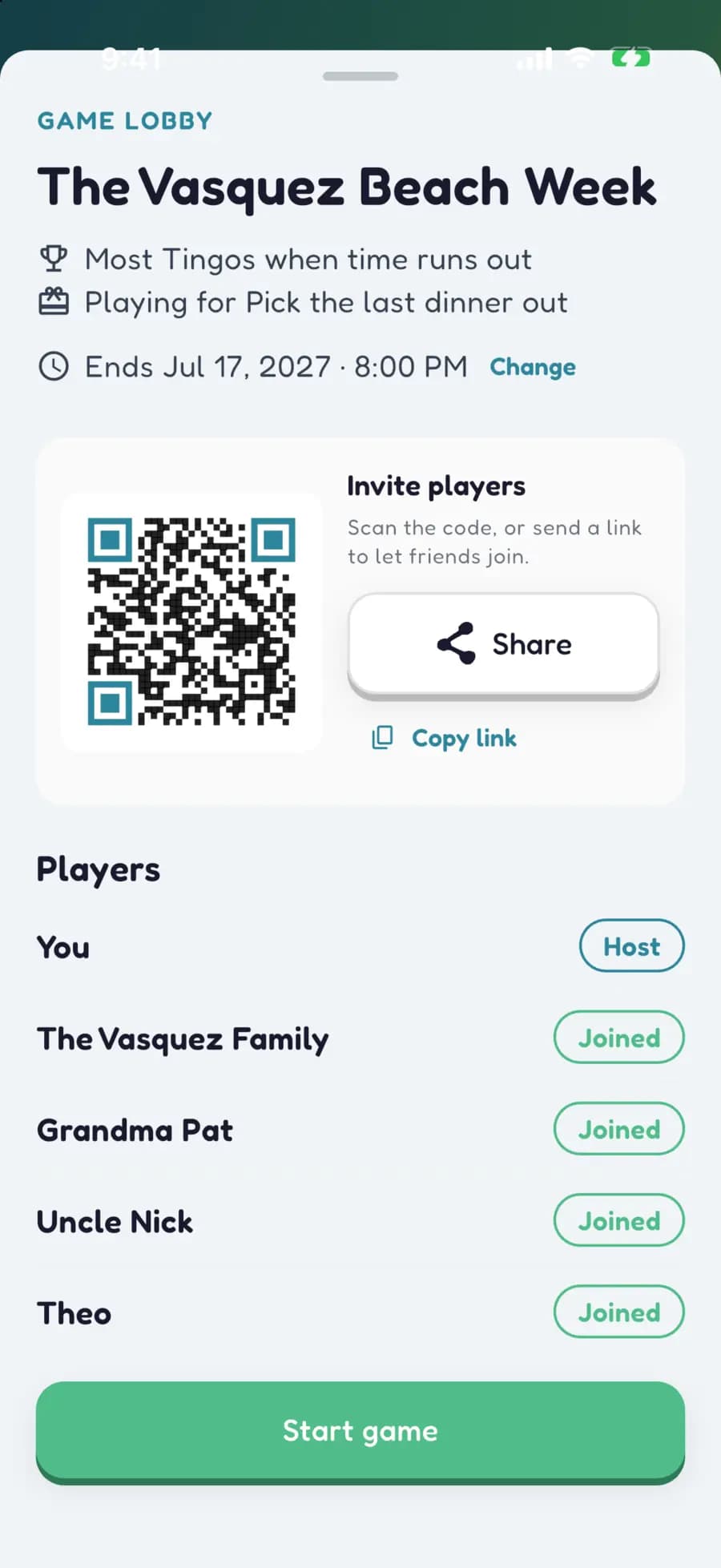 A beach game lobby showing a QR code to join and the players who are in.